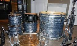 Pearl EXR Export Series Drums. Heat compression system shell. 5 Cymbols. Pearl Signature Series Joey Jordinson Edition Snare. Double Kick. This set is very well taken care off. The shell is produced by the finest shell foaming system in the world, Pearl's