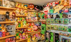Plush toys are great for cuddling or collecting, and we've got tons to choose from!
All your favourites are here, everything from Nintendo, Minecraft, Adventure Time, Final Fantasy, Pokemon, and more!
An ideal gift for any occasion.
Come see this and