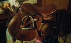 Santa Cruz cc saddle for sale
Med tree, 17" seat. Great schooling condition. New leathers and jointed stirrups. Asking $350