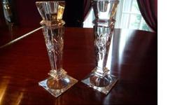 Crystal candle holders
great condition - no chipping
very elegant
perfect for a dining room table for decoration