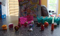 38 shopkins, grocery display and puzzle 20$ obo