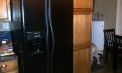 Frigidaire, black, 33" x 68", side by side with ice and water
Works great, not a mark on it.
Keeping up with the neighbours, going stainless steel.
$450 or best offer