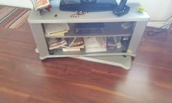 call 1 403 358 8589
$20 Silver rotating TV stand