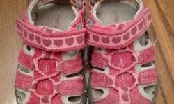 Size 5 Girl's Shoes, very good condition. $5
Pet and smoke free home. Pickup only.
AD is up, it is still available, see other Baby Items for sale.