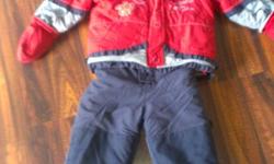 red and dark blue with mitains and boots
Peluche et Tartine Brand from Quebec
pick up only
check my others ads