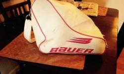 Size 7
FULL LEATHER UPPER
MK SHEFIELD STEEL BLADE ENGLAND
EXCELLENT CONDITION
Pink Skate guards, wrist guards and bag included
Only worn a handful of times