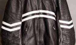 Teknic Leather Motorcycle Riding Jacket.
Black
Size: Medium.
Good condition.
Includes liner for colder days.
