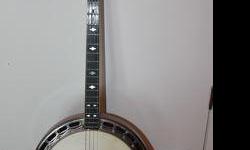 * Kingston model
* my father purchased this banjo in the late 1920s
* the overall condition of the banjo is very good with very nice tone
* very few marks on the banjo itself
* the banjo has had no repairs previously
- except for the replacement of the