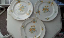 Three Old English Johnson Bro's 9"(23cm) Dinnerware Plates Made In England
 
Beautiful floral patterned dinnerware with no cracks,nicks,chips,etc...Excellent condition.
 
All three plates stamped on back with "Old English", "Johnson Bro's", "Made In