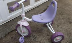 RADIO FLYER TRIKE, ALMOST MINT CONDITION
IF U CAN SEE THIS AD,,,YES,,,ITS AVAILABLE
clic on (VIEW SELLERS LIST) 'to see more quality stuff