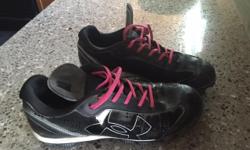 Cleats were used only once i switched to turf shoes.
8.5 Womens.
Excellent Condition....