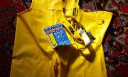 Viking journeyman yellow rain overalls
Size small
Never worn tags still on. Originally paid $50
$35