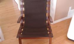 Real wooden chair frame in excellent condition. The Chair comes without upholstery!
The item is from a smoke and pet free environment
SIZE
Width: 25 "
Depth: 24 "
Height: 32 "
Must be picked up!
I will remove the item when it is sold, so please, don't ask