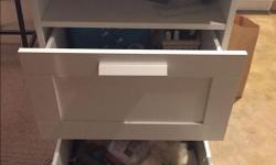 White wood drawer/ storage / lightstand
Height: 78 cm;
Width: 50 cm;
depth: 42 cm.