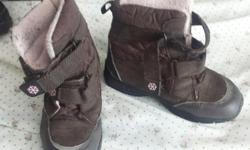 Girls Winter boots size 10 in very good condition.