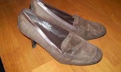 Nevada Brand from Sears
Worn Once/ Excellent Condition
Size 8