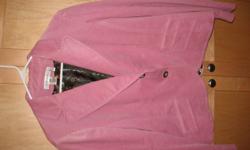 Women's Sweater & Jackets (L & XL).
 
1. Pink soft blazer by Nine West. Size 14.
 
2. Â¾ length pink cotton coat. Size Large.
 
3. White light cotton jacket. Size 12.
 
4. White cotton blazer by Sag Harbour. Size 16.
 
5. Red size 14 jacket by Louben. 92%