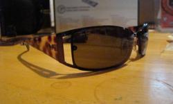 Up for sale is a few miscellaneous womens items : 
ITEM                    MAKE                    Description                            PRICE
1 (1st 2 pics) -     Rayban          beautiful, authentic sunglasses              $50.00
2 (next  pic) -