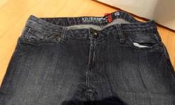 GUESS JEANS.
smoke free home. size 29.
excellent condition.
cleaning out my closet!