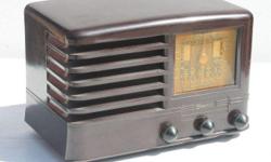 Emerson CS-268 Bakelite Antique Radio 1940
Fully Working Condition
Cabinet:Very Good Condition
For model CS-268 Ch= CS, Emerson Radio & Phonograph Corp.; New York (NY):
Scanned from the Emerson Folder Form. 40-31, 1-40 for 1940.
Country: United States of