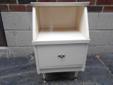 VINTAGE MID CENTURY MODERN NIGHT STAND NIGHT TABLE END TABLE